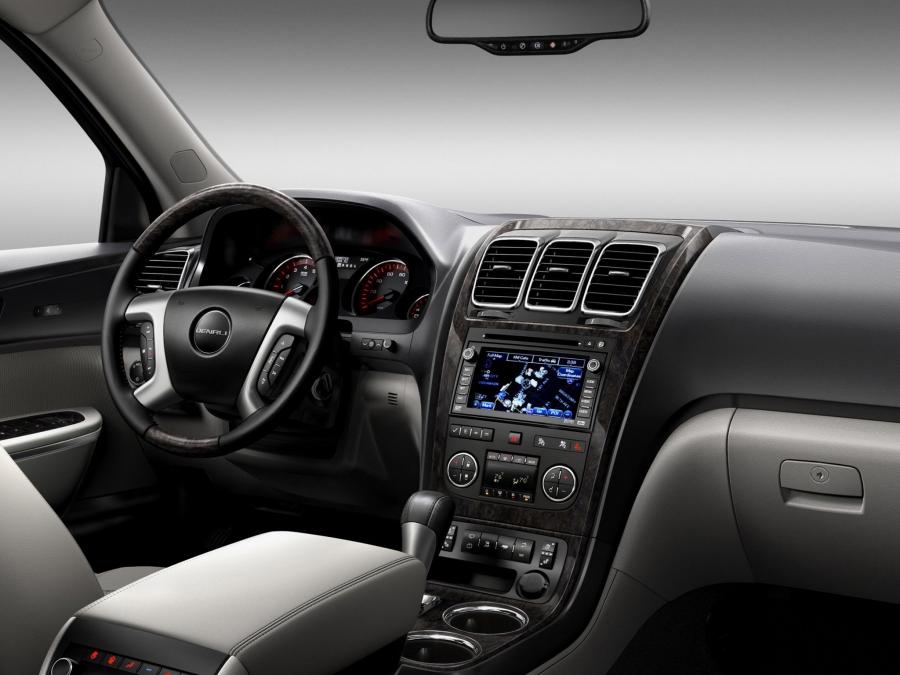  GMC Acadia Denali 2010 года  (фото 7 из 9)